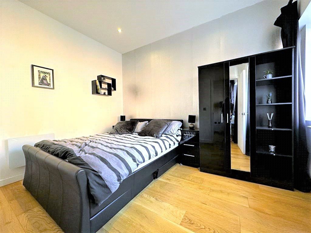 Property photo 3 of 6 Picture No. 14