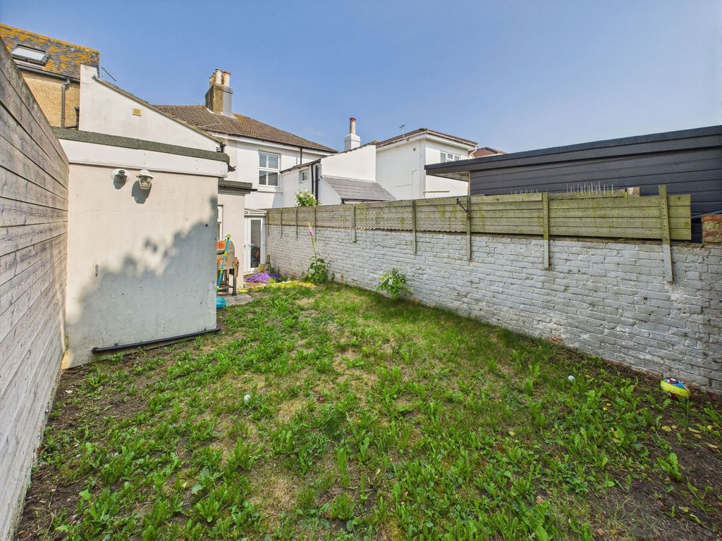 Property photo 3 of 14