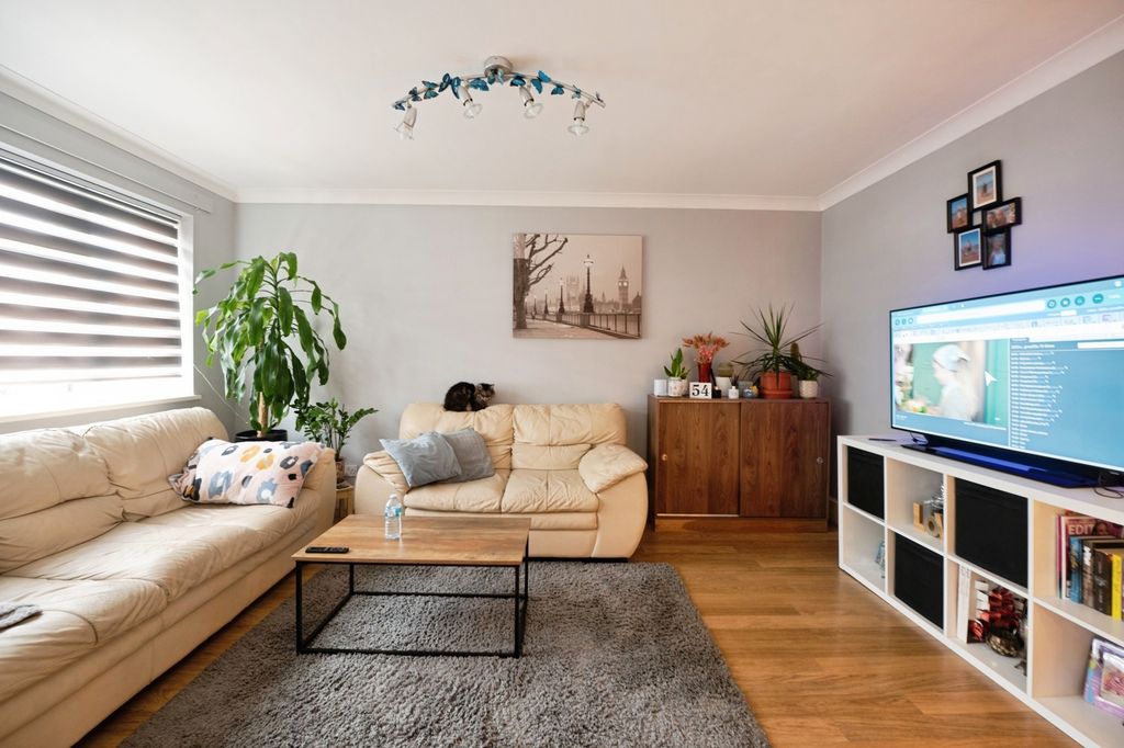 Property photo 2 of 19 Pbox-Img.Jpg