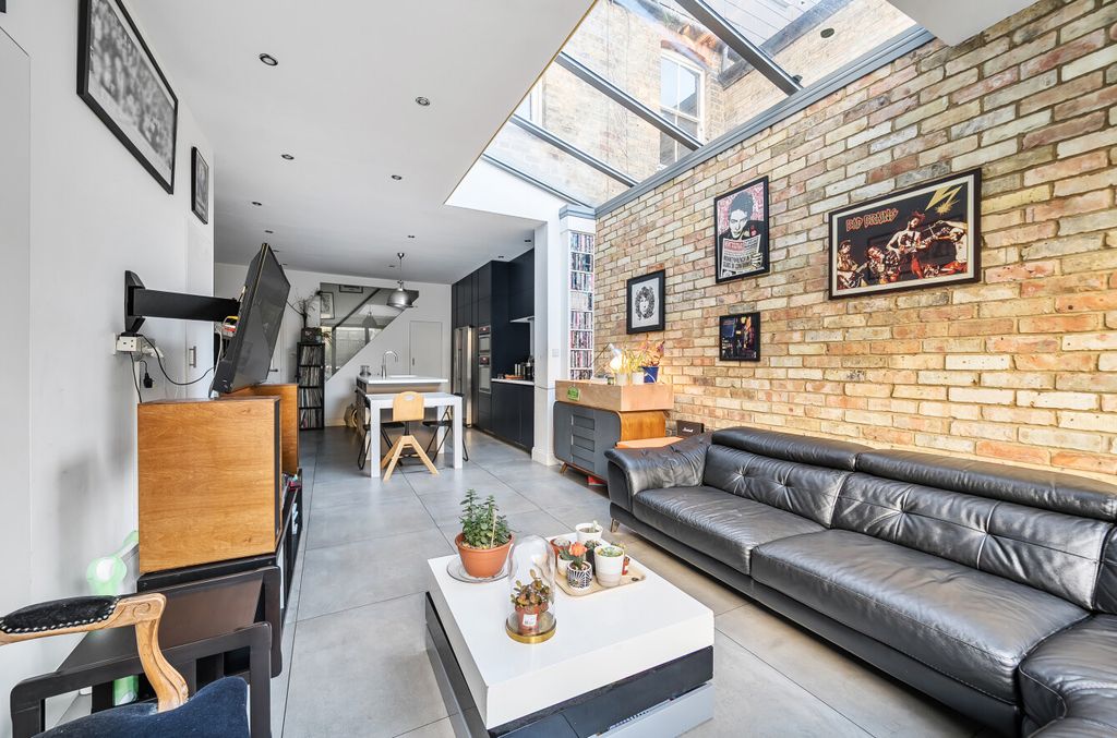 Property photo 3 of 12 1-692F620Ac9A26-1...