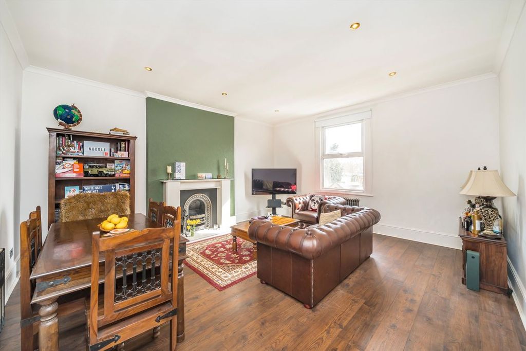 Property photo 3 of 8