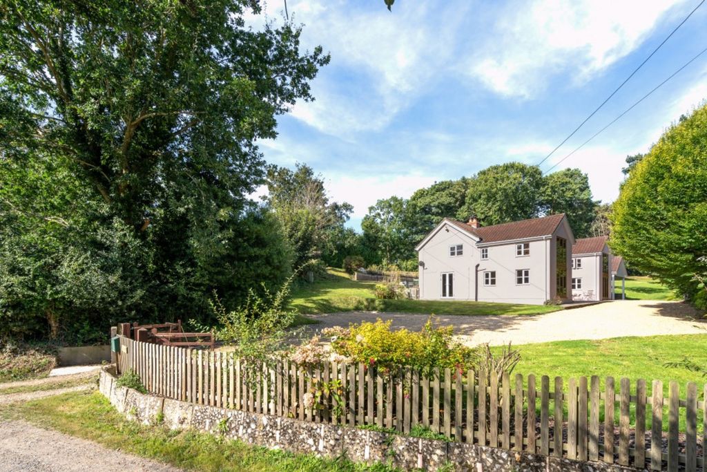 Property photo 2 of 33