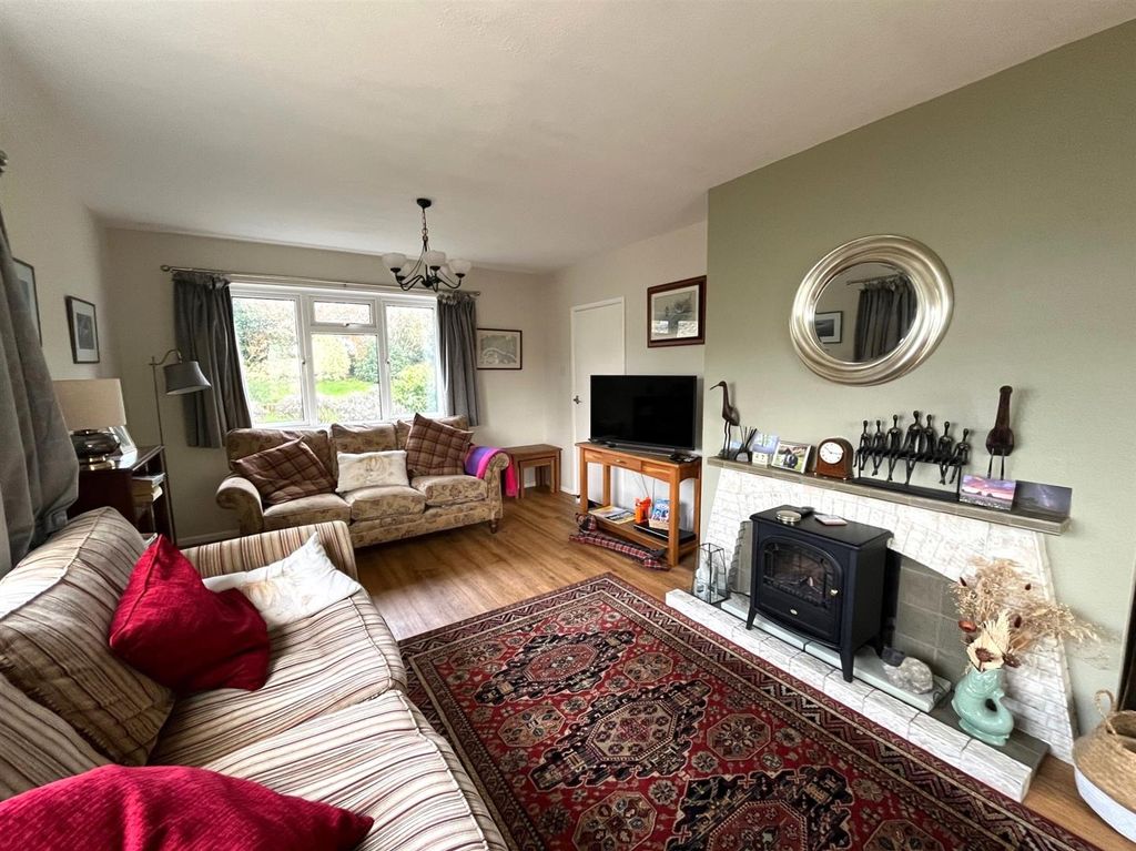Property photo 3 of 22 4185 Lounge.Jpg