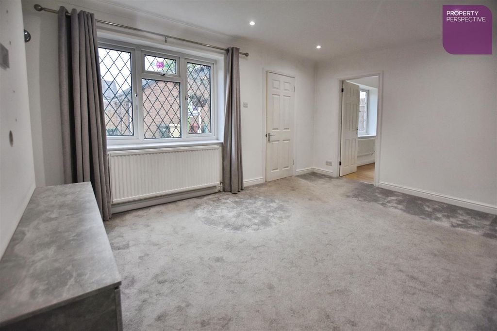 Property photo 2 of 10 Lounge