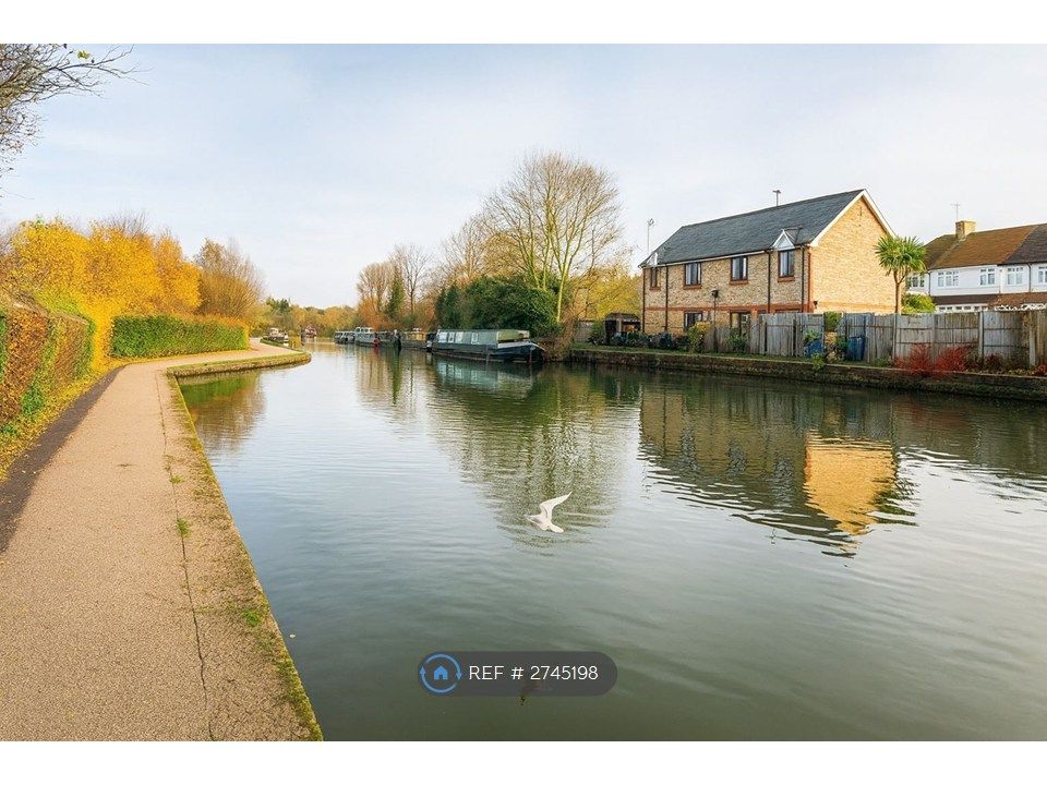 Property photo 2 of 8