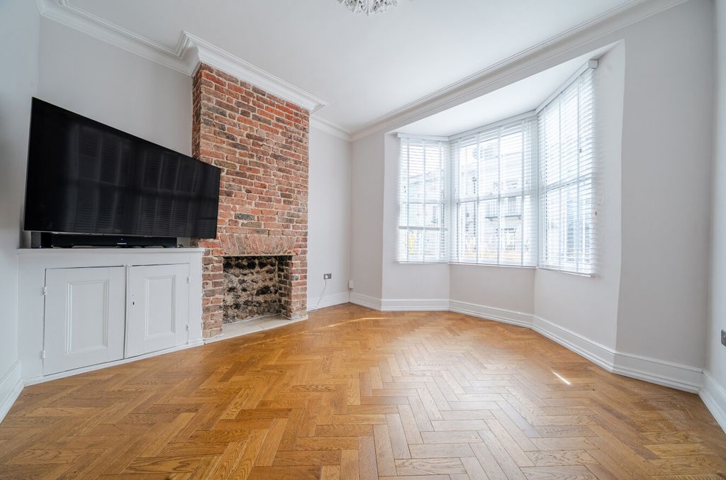 Property photo 2 of 15 1441826-7-69De3Ef...