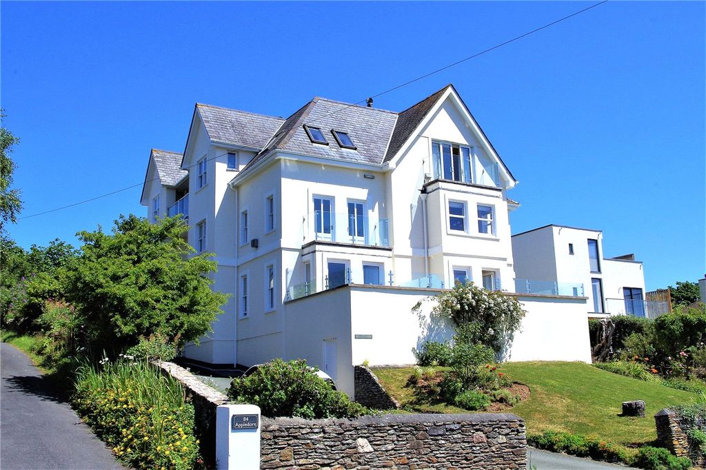 Property photo 1 of 10 Mount Howe