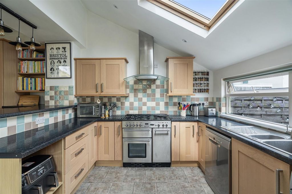 Property photo 3 of 20