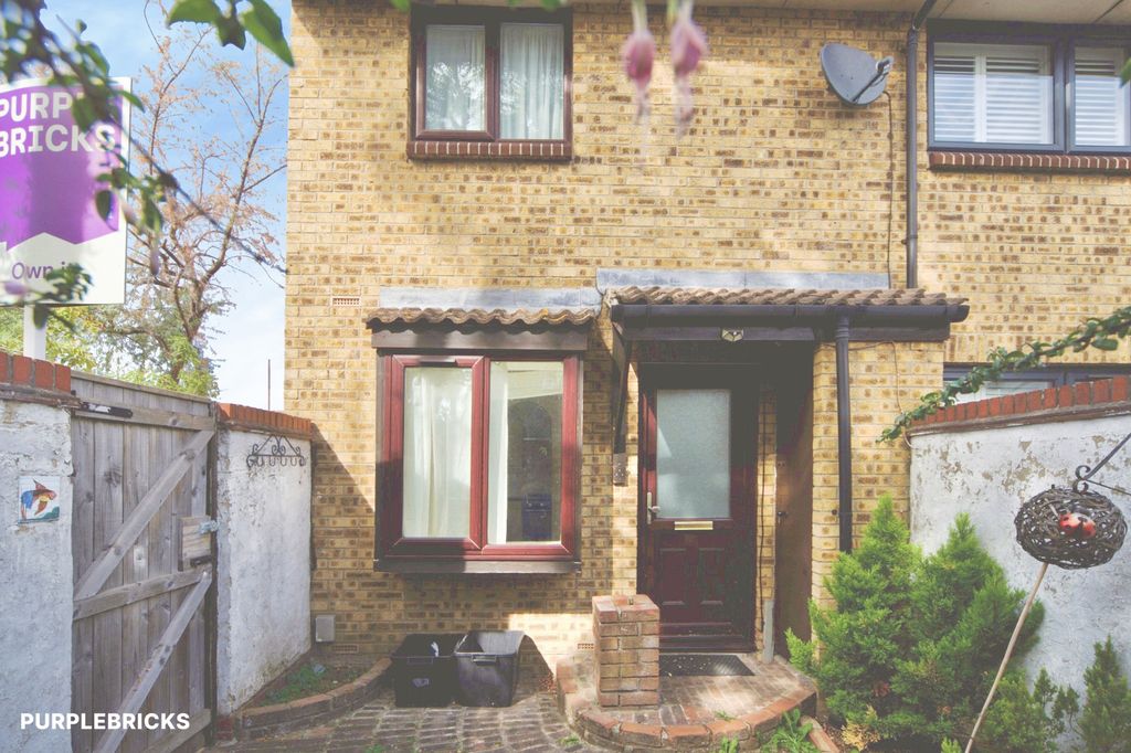 Property photo 2 of 20