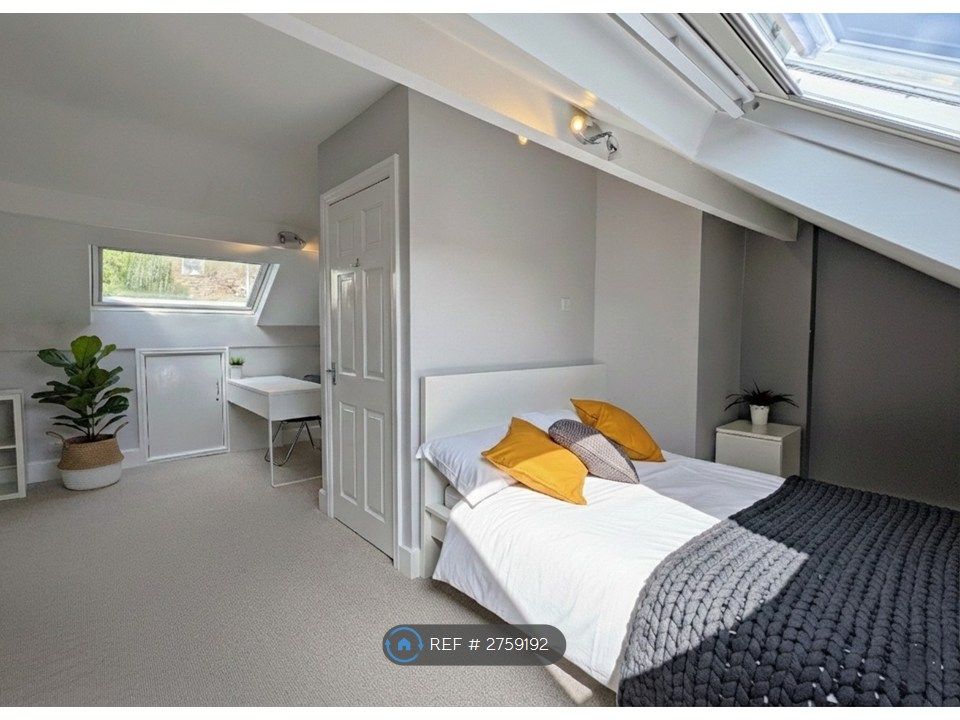 Property photo 3 of 12 Bedroom 1