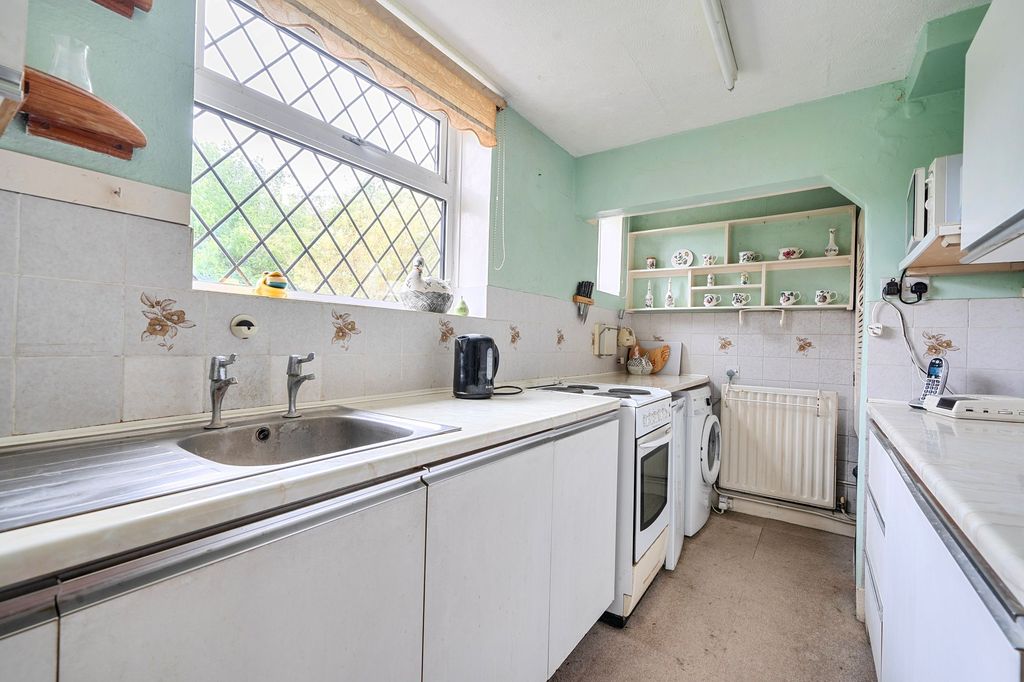 Property photo 2 of 18 Kitchen