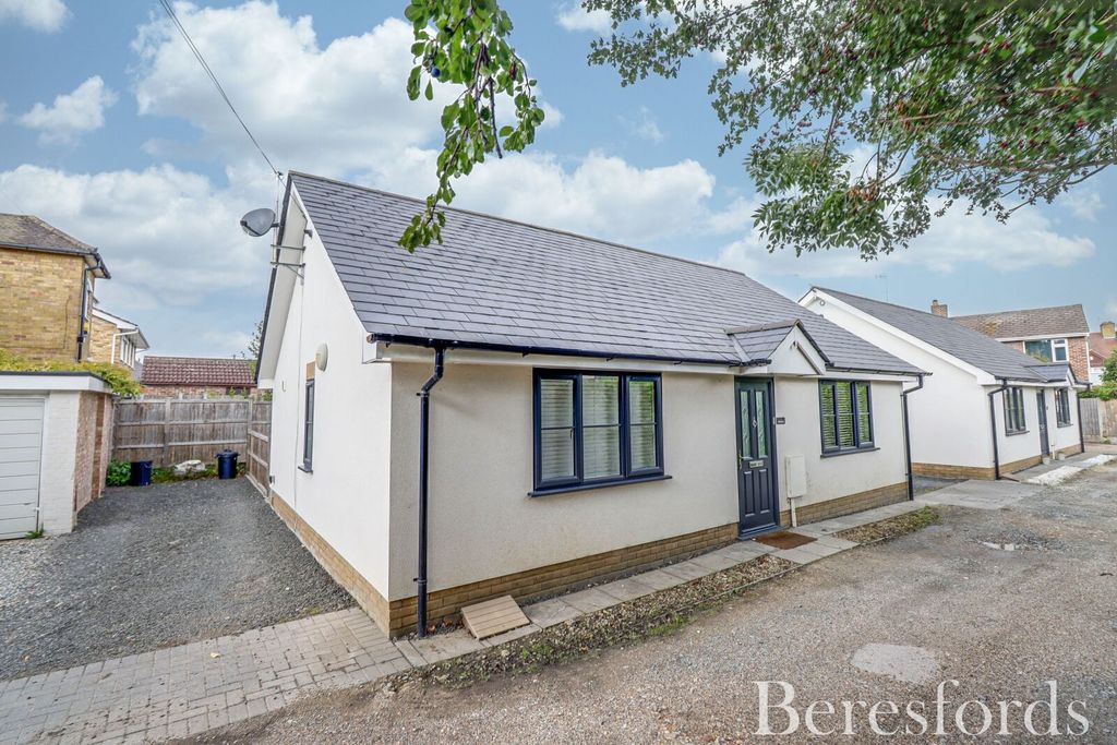 Property photo 1 of 11 Front