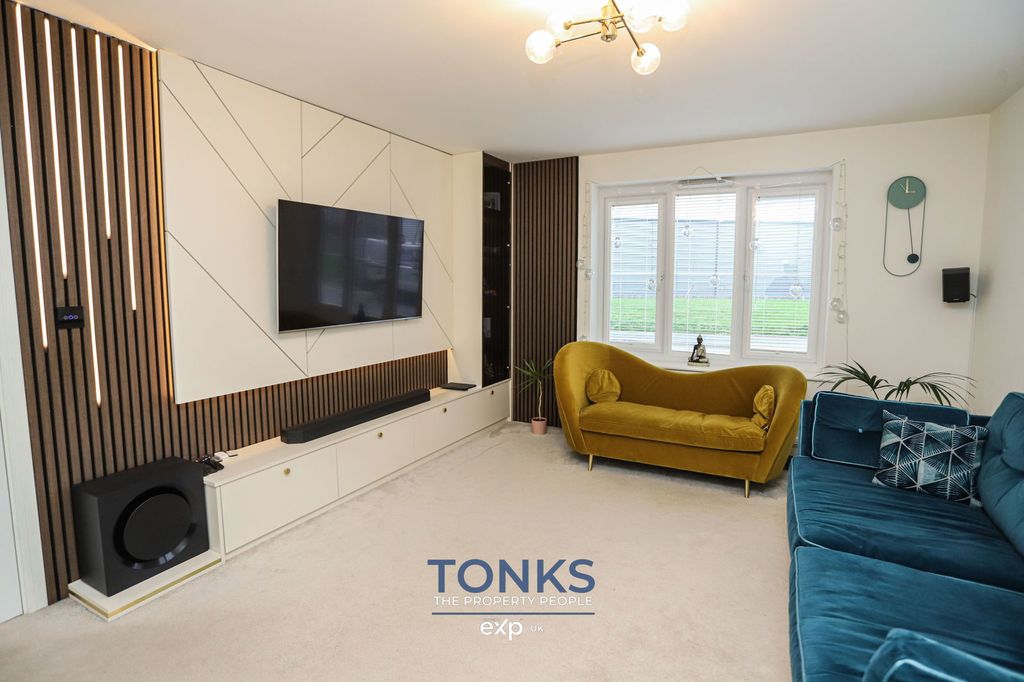 Property photo 2 of 26