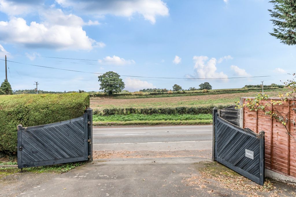 Property photo 2 of 11 1363880-3-68E52Ba80d788