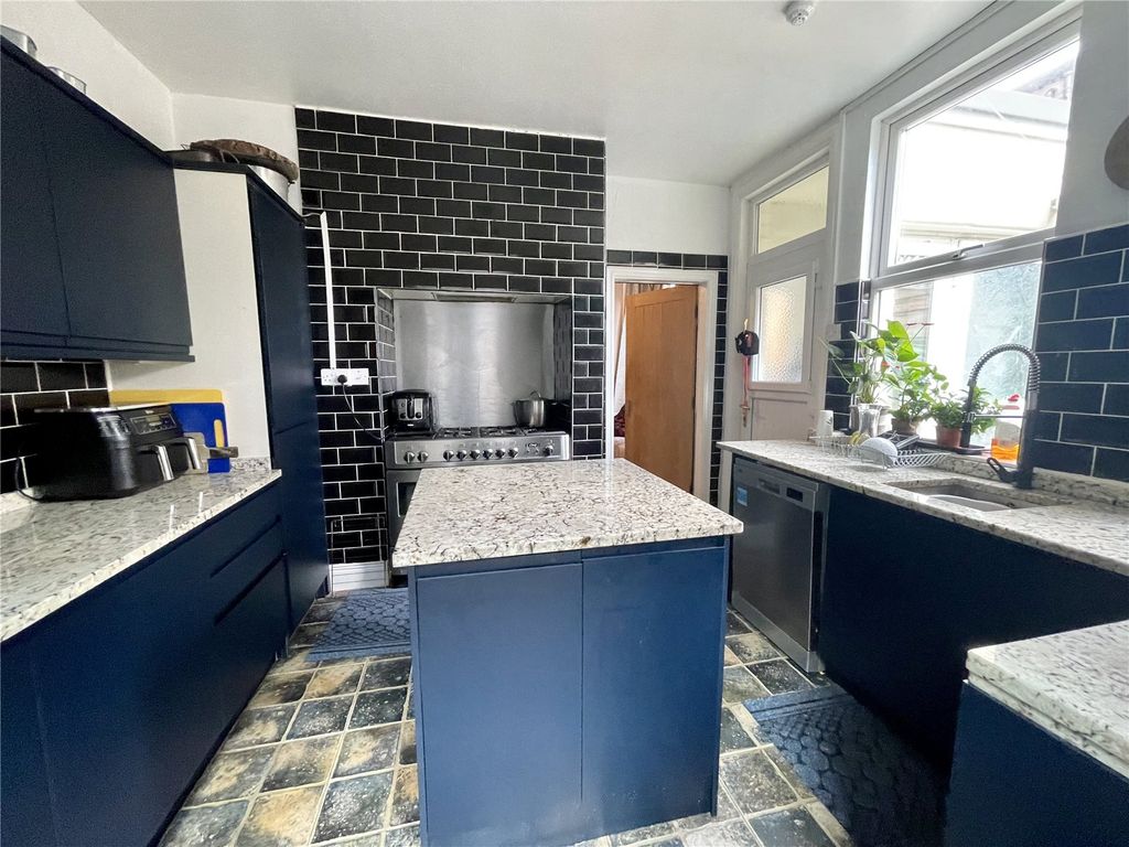 Property photo 3 of 26 Kitchen