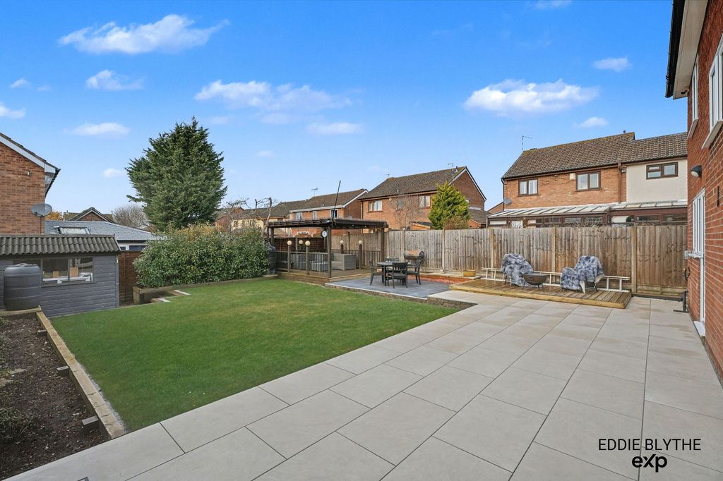 Property photo 3 of 33