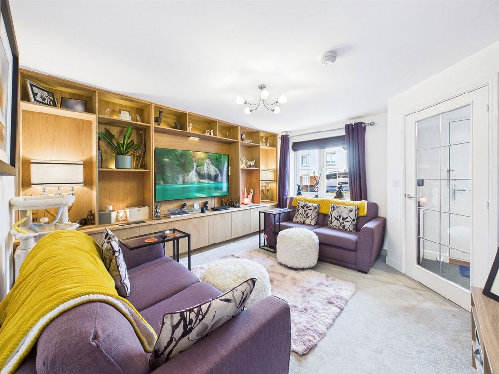 Property photo 3 of 21 Picture No. 02