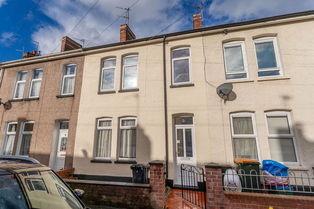 Property photo 1 of 18