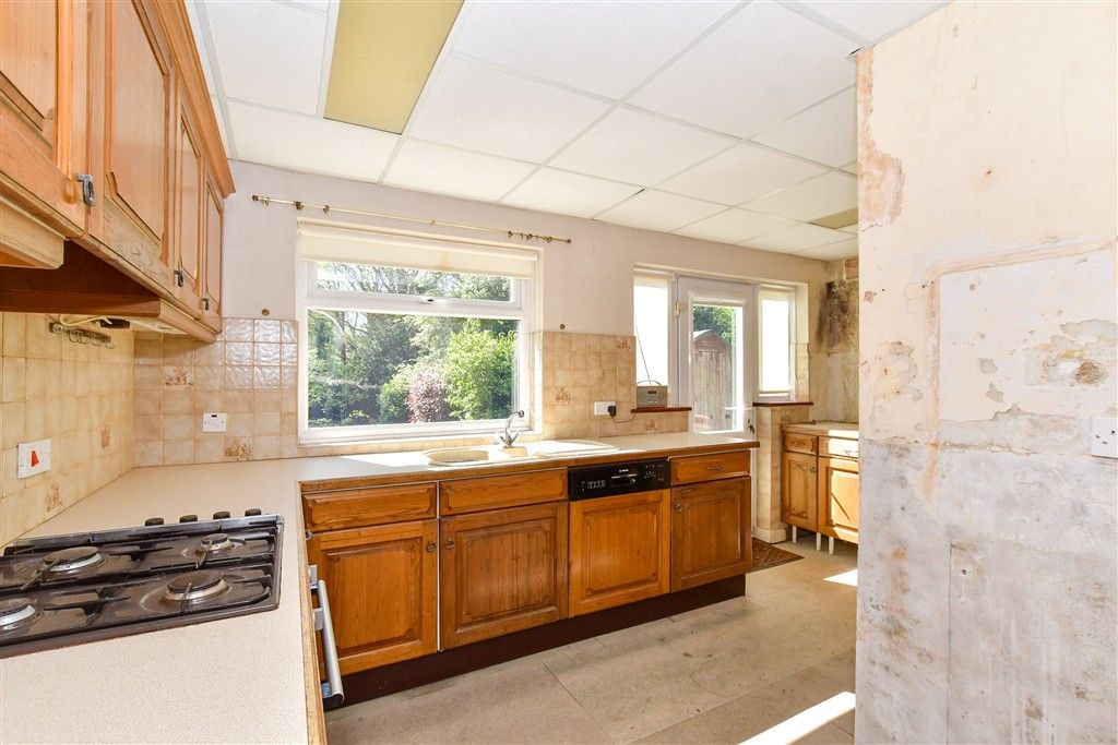 Property photo 2 of 14 Kitchen
