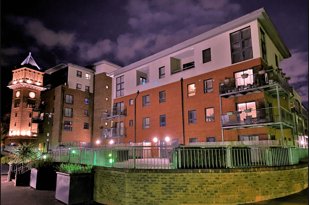 Property photo 1 of 17 Stunning Flat For Sale In Kingswood Court, London Se13