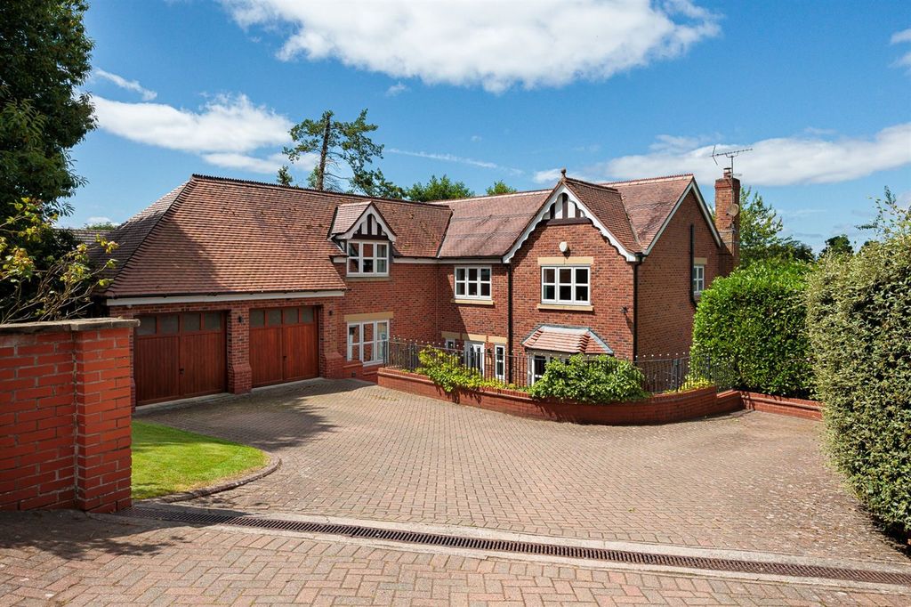 Property photo 1 of 30 (Main)