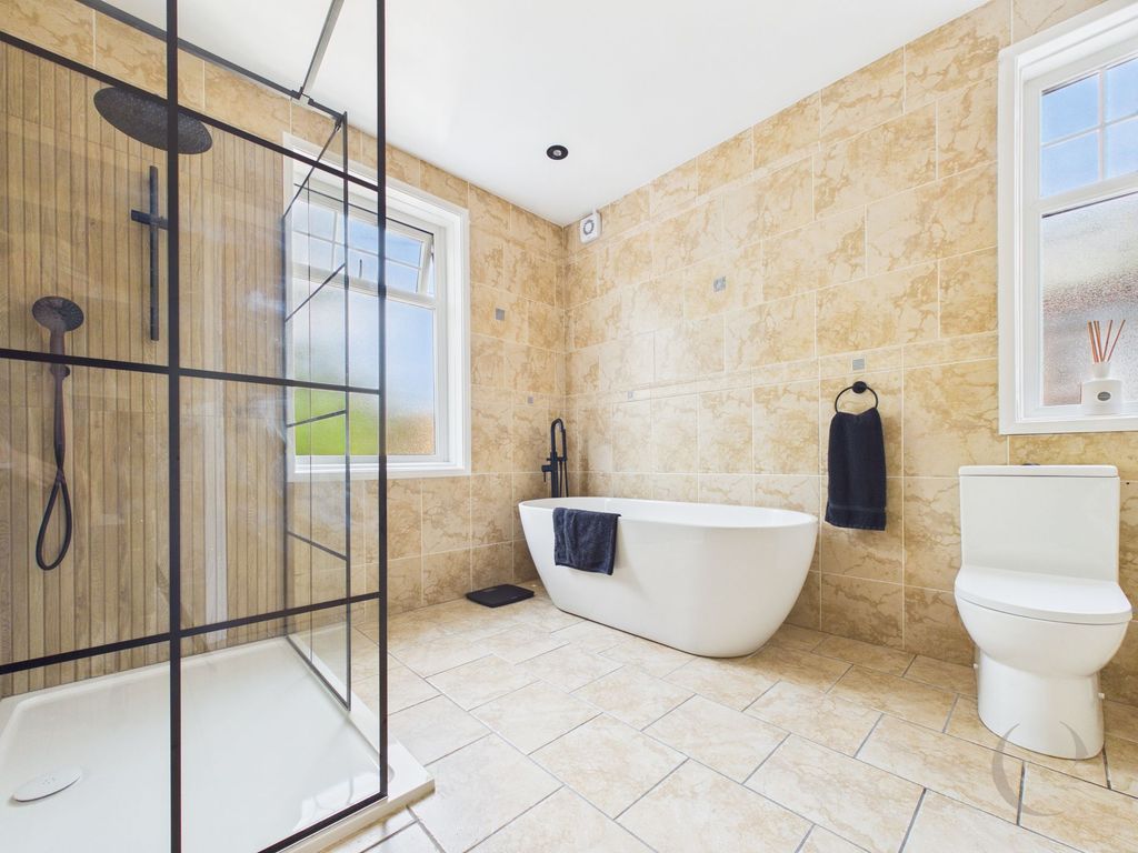 Property photo 3 of 39