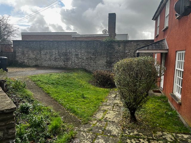 Property photo 3 of 18