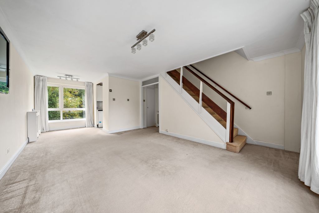 Property photo 2 of 8 Picture 2