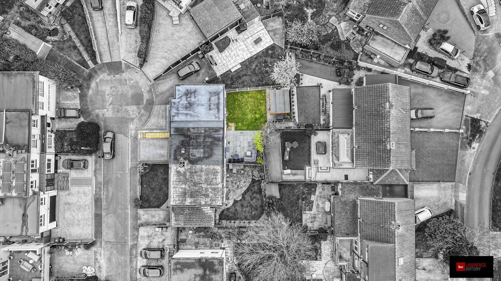 Property photo 1 of 27