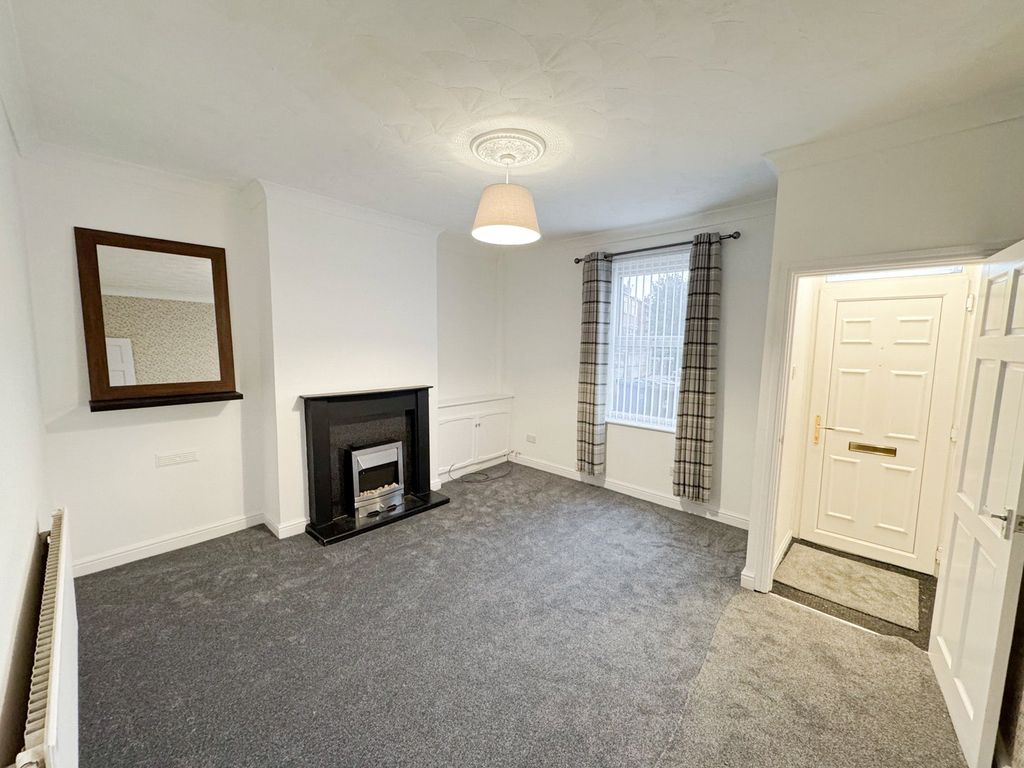 Property photo 2 of 10 Lounge