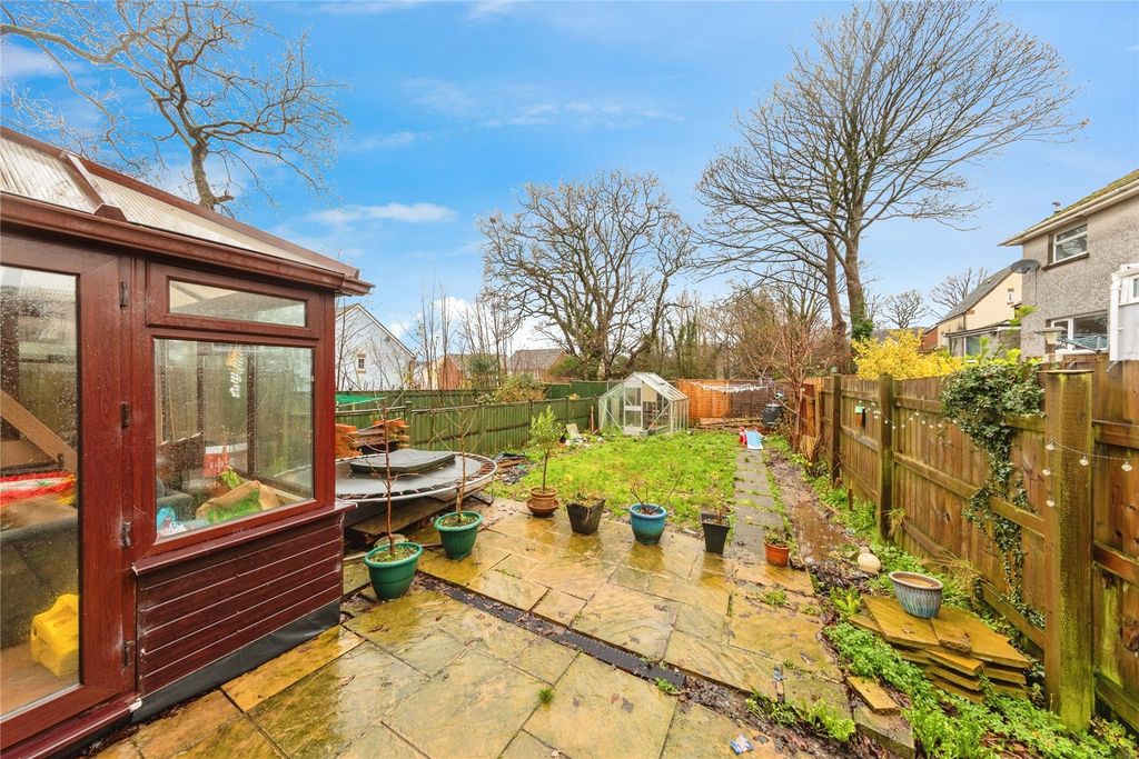 Property photo 2 of 18 Picture No. 16