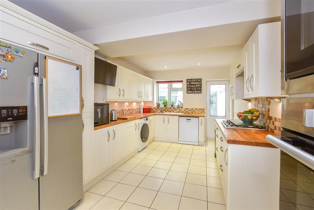 Property photo 3 of 13 Kitchen