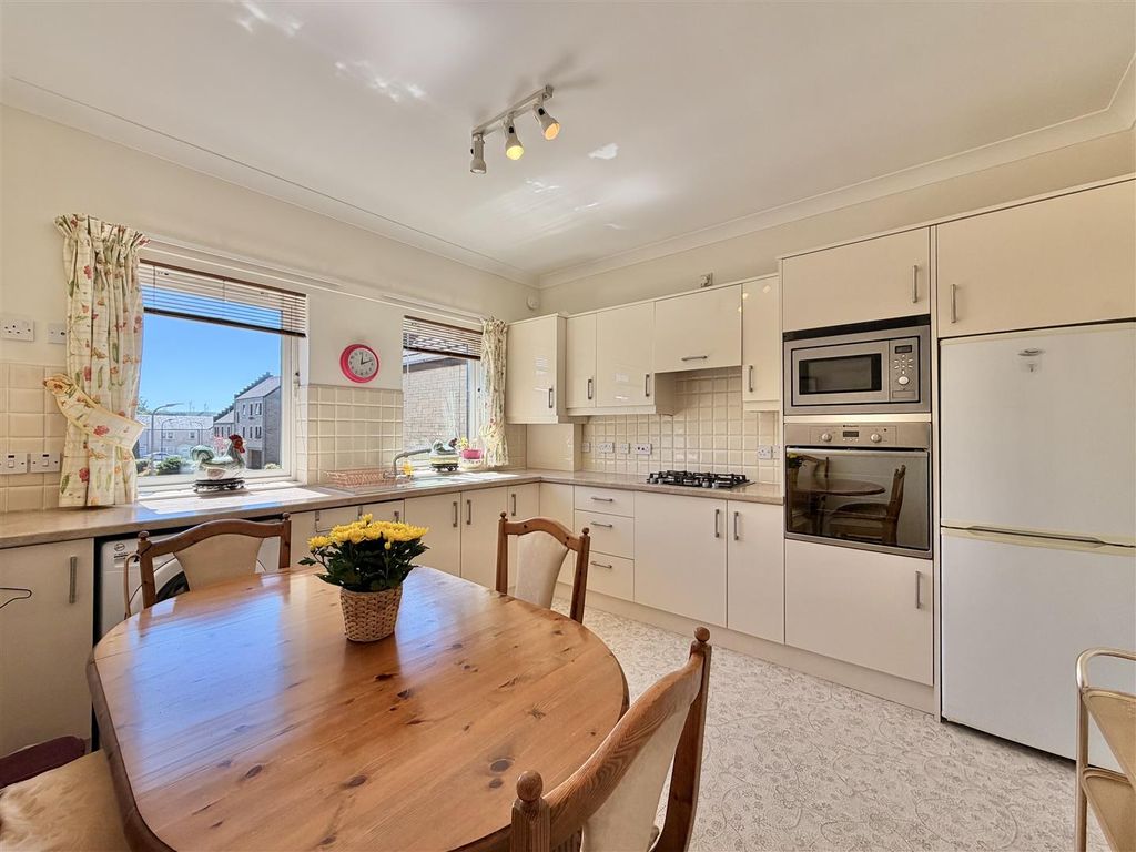 Additional image 7 of 2 bed flat for saleWeirs Gate, Strathaven ML10