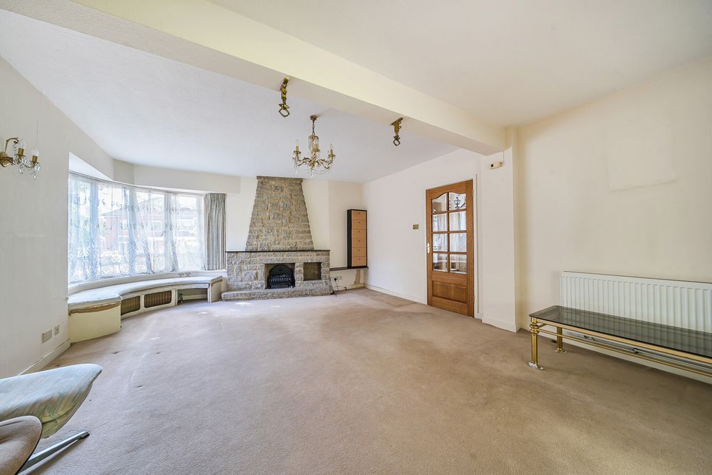 Property photo 2 of 28 1349787-11-68Baf3...