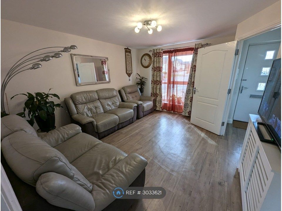 Property photo 2 of 28