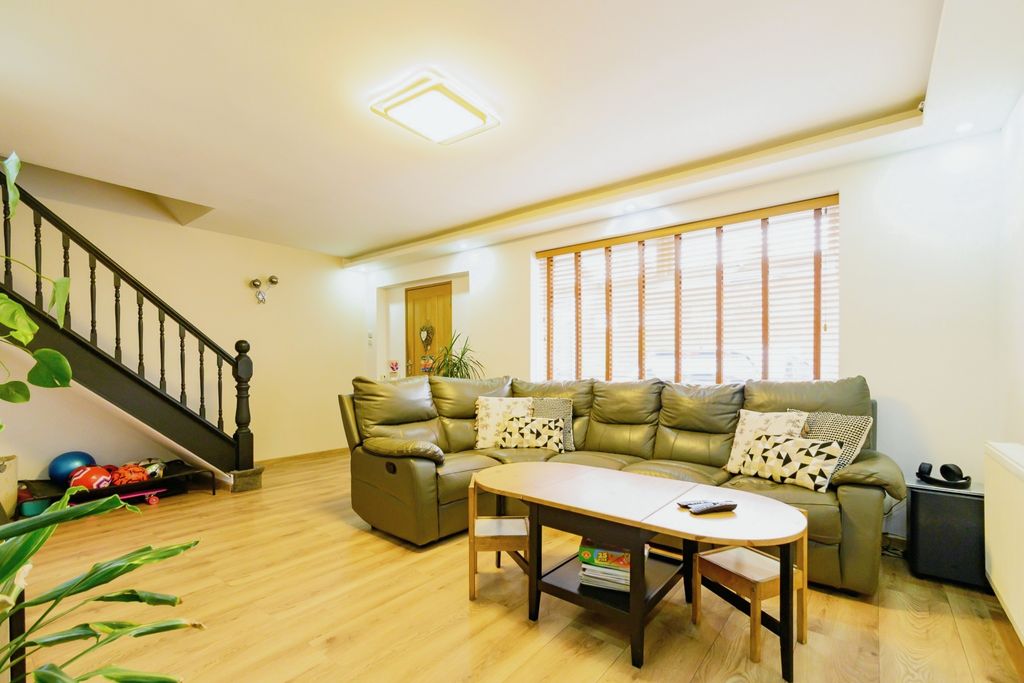 Property photo 2 of 17 Living Room