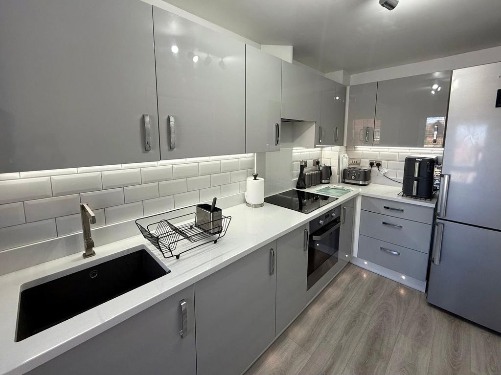 Property photo 2 of 17 Picture No. 02