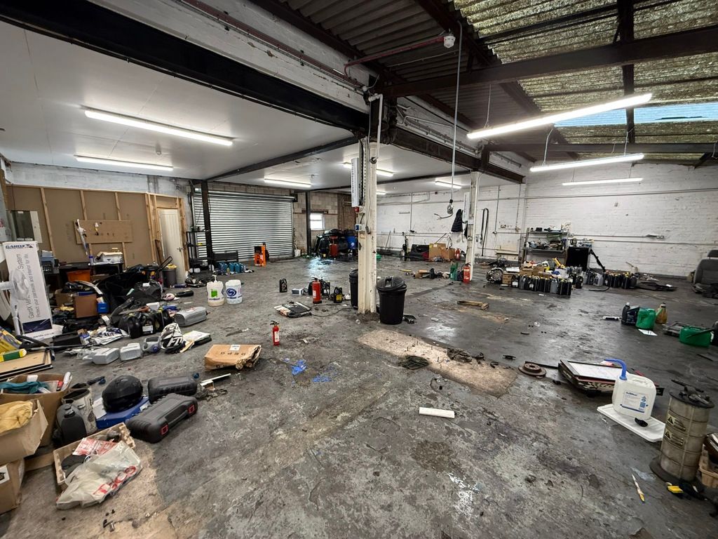 Property photo 2 of 5 Photo 5