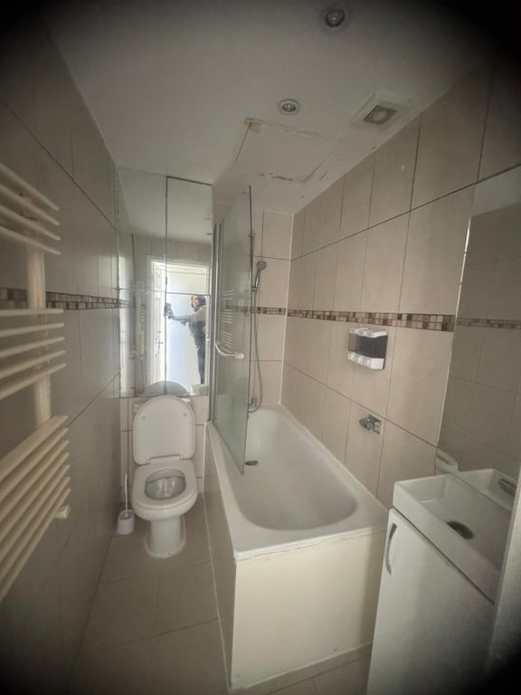 Property photo 2 of 8 Gallery