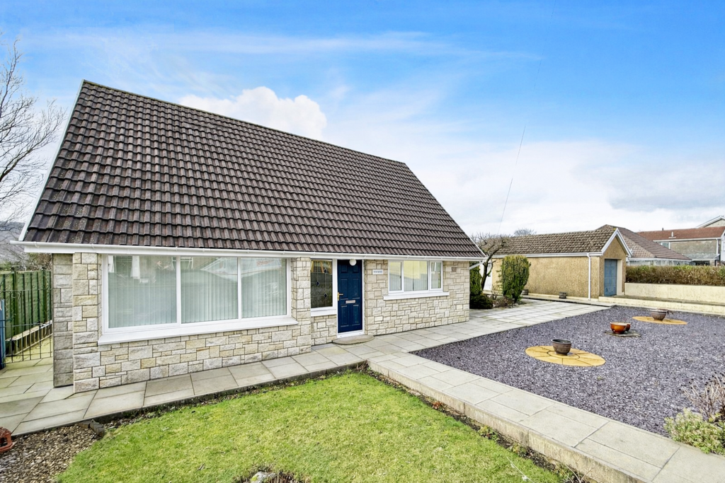 Property photo 2 of 23