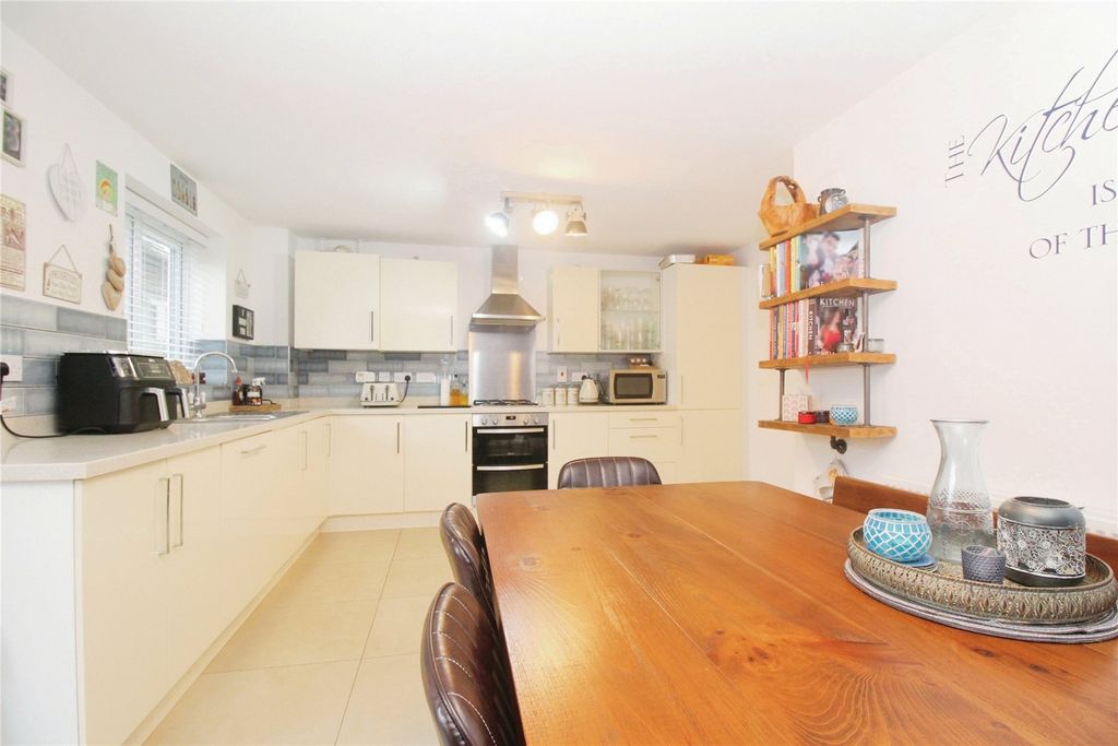 Property photo 2 of 16 Kitchen/Diner
