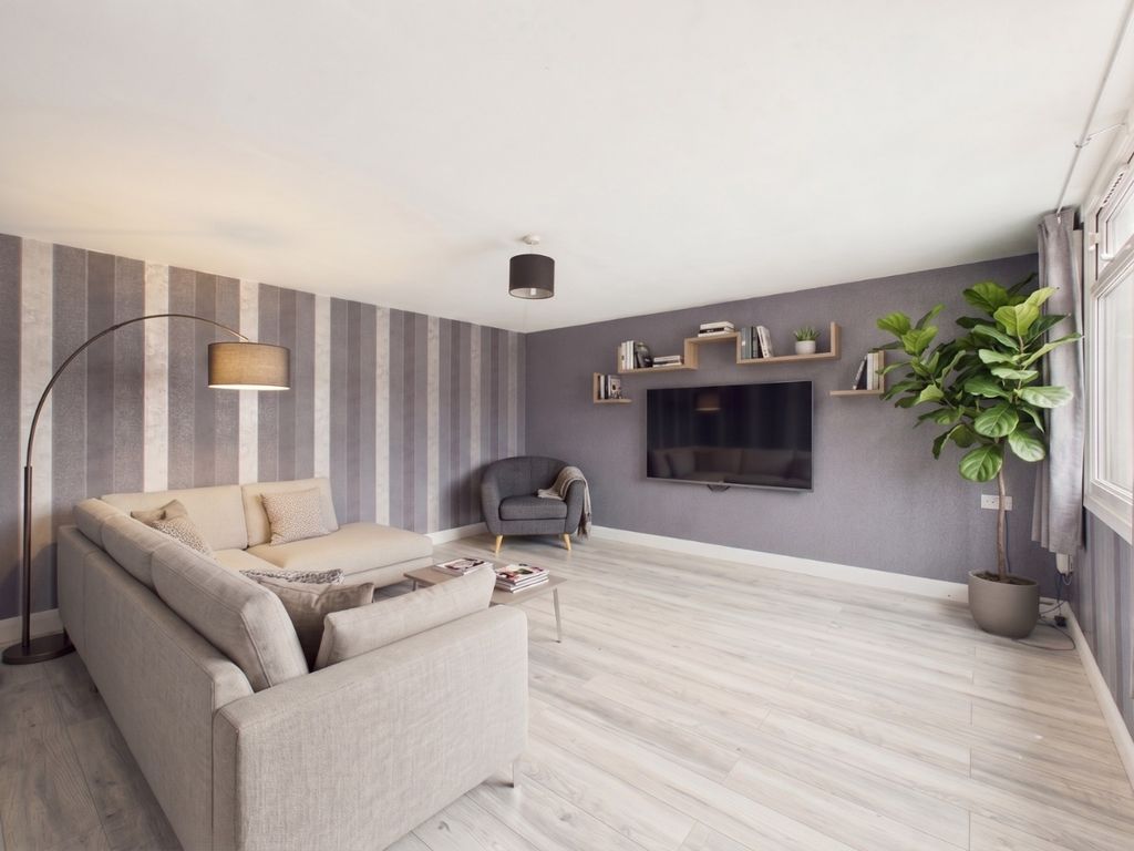 Property photo 2 of 12 5259874