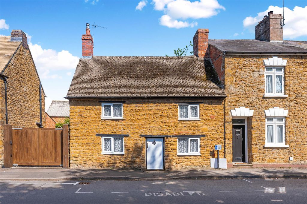 Property photo 1 of 23 Cosy Cottage, Bodicote-2.Jpg