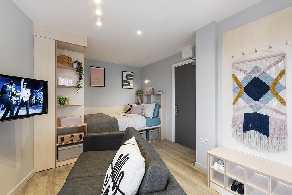 Property photo 3 of 22