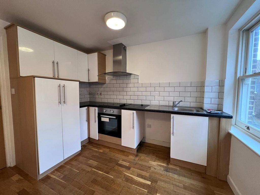 Property photo 2 of 7 Bedroom