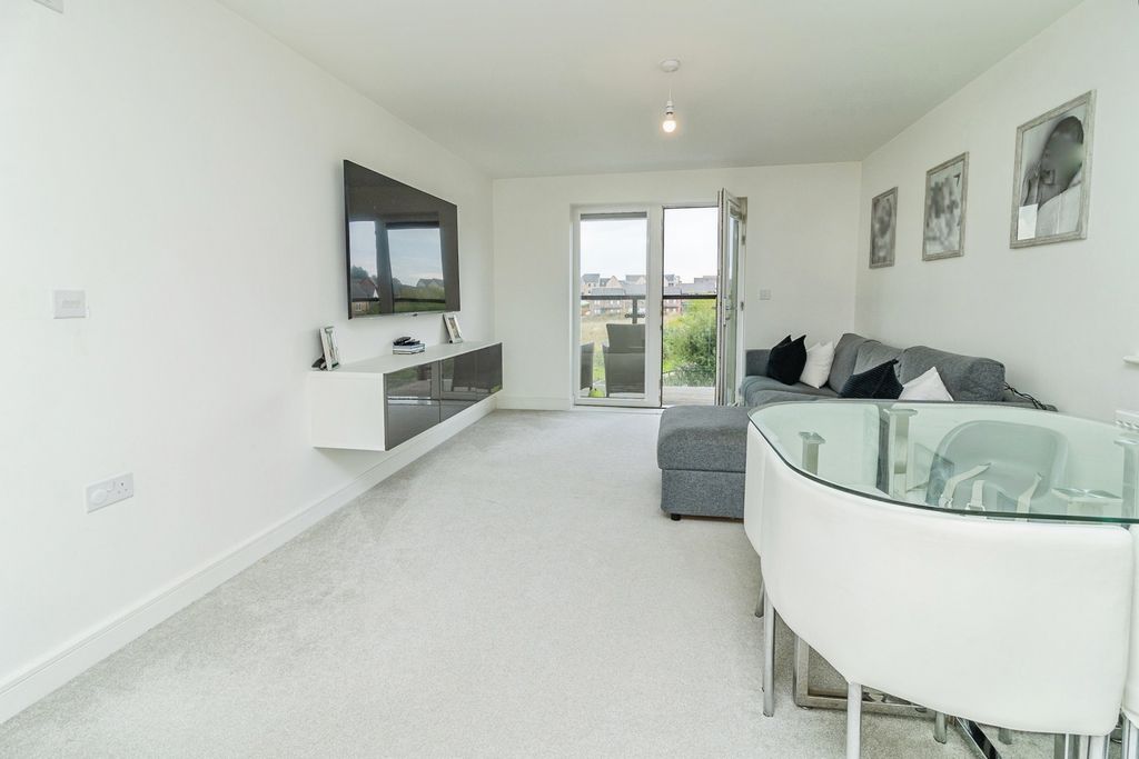 Property photo 2 of 18 Photo