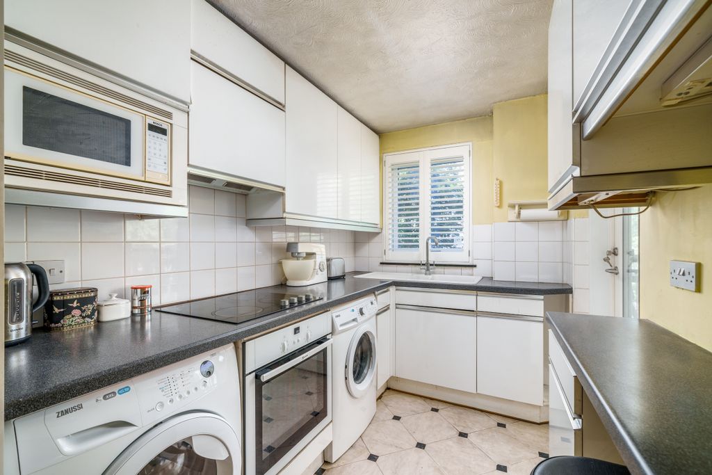 Property photo 3 of 10