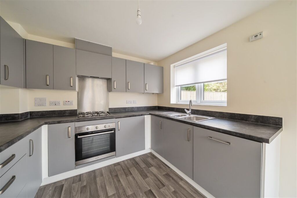 Property photo 3 of 6 Kitchen