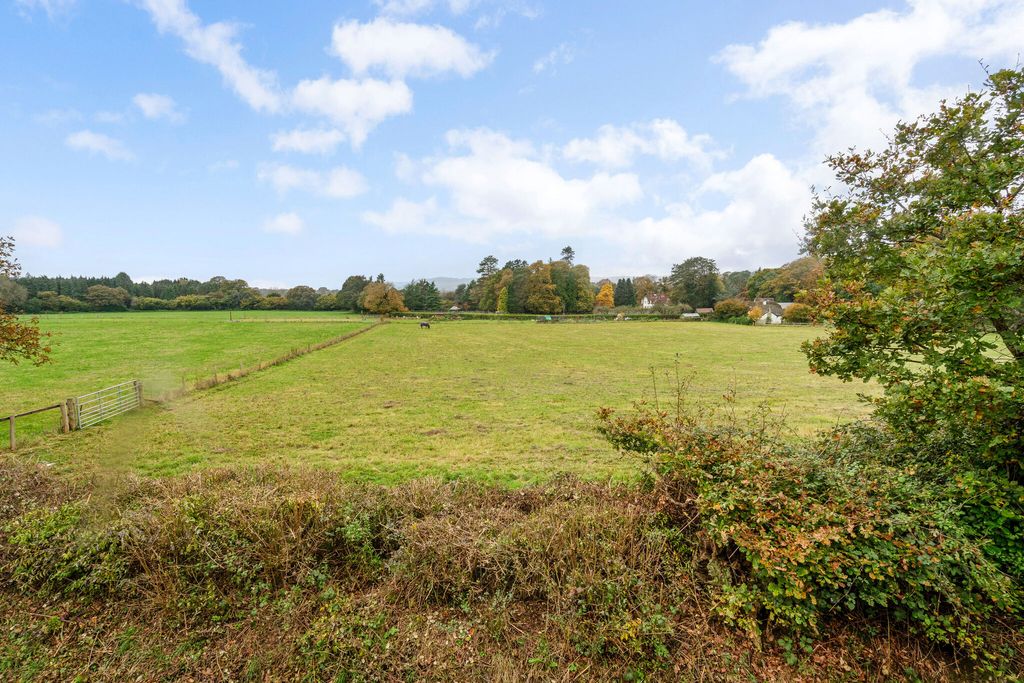 Property photo 3 of 11 3