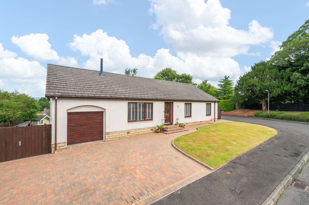 Property photo 1 of 28